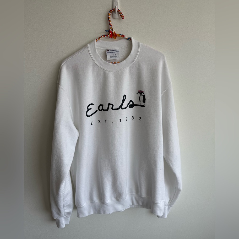 Vintage inspired EARLS sweatshirt 
Made by Champion 
Large
